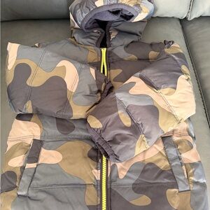 Camouflage Puffer Jacket 3T